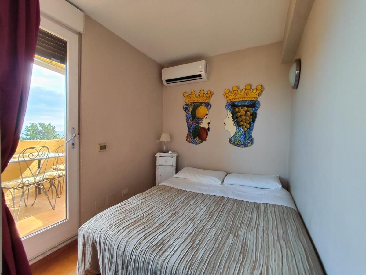 Torre Dei Pirati Villa Letojanni Buitenkant foto